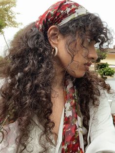 Jewish Curly Hair, Hair Tricks, Hairdos For Curly Hair, Curly Hair Inspiration, Curly Girl Hairstyles, Curly Hair Tips, Long Curly Hair