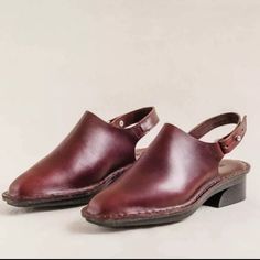 Wanted To Love These But They’re Just Too Big For Me (I Am A True 5.5). These Could Fit Up To A Size 7. Good Used Condition, Some Signs Of Wear And Break-In But Still Lots Of Life Left. Sold Out Style. Red Brown, Mule Clogs, Mules Shoes, Mule, Comfortable Shoes, Clogs, Aurora, Size 7, Size 6