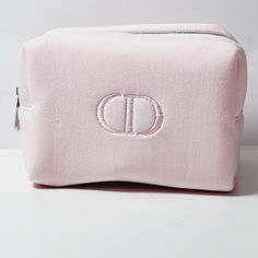 Brand New #Dior #Diorbag #Makeupbag #Diormakeupbag #Dior Makeup Bags Pink, Christian Dior Makeup Bag, Dior Cosmetic Bag, Prada Makeup Bag, Baby Pink Makeup, Cosmetic Bag Aesthetic, Dior Makeup Bag, Designer Makeup Bag, Christian Dior Makeup