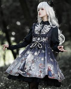 Dark Fairy Tale, Cross Bow, Style Gothic, Dark Fairy, Gothic Clothing, Layered Dress, Layer Dress, Gothic Outfits, Gothic Lolita