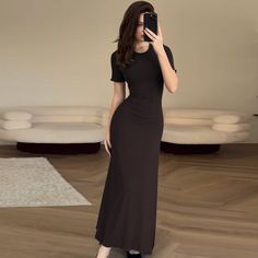 Style: Elegant Fit: Regular Fabric: Polyester Pattern: Solid Element: Non Neckline: Crew Neck Sleeve Type: Regular Sleeve Length: Short Sleeve Product Type: A Line Dress,Maxi Dress Occasion: Daily Dress/Skirt Length: Maxi Main Composition: Polyester Season: Summer