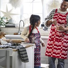 VINTERFINT children's apron, heart pattern blue, 4-7. 100 % cotton. Yummy Christmas Treats, Ikea Christmas, Ikea Food, Kids Flooring, Childrens Aprons, Organization Furniture, Outdoor Baby, Bathroom Outdoor, Ikea Family