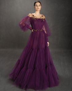 #teutamatoshi #teutamatoshiduriqi Fairy Gown, Teuta Matoshi, Sparkle Gown, Gold Evening Dresses, Evening Dresses With Sleeves, Long Sleeve Evening Dresses, Evening Dresses Elegant, Fantasy Dress, Heidi Klum