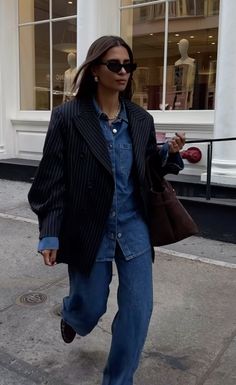 Expensive Winter Outfits, Canadian Tuxedo Outfit, Emitaz Outfits, Denim Outfit Fall, Denim On Denim Outfit, Emelie Lindmark, Ny Outfits, Canadian Tuxedo, Model Outfit