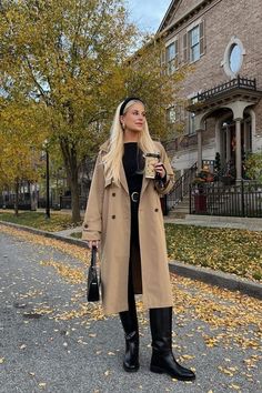 Riding Boots Outfit Fall, Fall Outfits Old Money, New York Fall Outfits, Europe Winter Outfits, Trench Coat Outfit Fall, Fall Trench Coat, Chilly Weather Outfits, Fall Trench