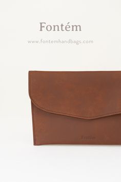 #designerbags #clutch #purse #monogram Monogrammed leather purse Personalized leather envelope clutch Womens leather clutch purse Unique womens gift Evening purse mini purse #leathercraft #genuineleather #leathergoods #italianleather #giftsforher #fontemhandbags #handmade #giftgiving #accessories #leatheraccessories Minimal Purse, Anniversary Presents, Leather Envelope Clutch, Custom Purses, Unique Eyewear, Brown Leather Clutch, Italian Leather Handbags, Artisan Fashion, Leather Clutch Purse