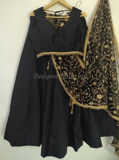 This is a made to order Lehenga Choli dupatta. I make it exclusively for my customers by using designer fabrics. I will only make it after you confirm your required size details. Handling time: Don't worry, just tell me, I will process it accordingly and deliver on or before a delivery date you mention. Size: This is custom made as per your size. Post your order I will send you a measuremnts reference sheet using which you can provide details required to make your outfit. Fabric and work: Lehnga Lehenga Choli Designs, Lehenga Suit, Party Wear Lehenga Choli, Wedding Party Wear, Stole Scarf, Designer Lehenga, Party Wear Lehenga, Party Kleidung, Designer Lehenga Choli