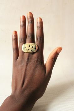 Handcrafted in Nairobi,Kenya. Crafted with brass and horn. A beautiful statement ring! Size 6 US SHIPPING Express shipping (via DHL) takes 3-5 WORKING DAYS to be delivered to you. Nairobi Kenya, Ringe Gold, African Jewelry, Boho Gifts, Brass Ring, Nairobi, Pretty Earrings, Triangle Shape, Gorgeous Necklaces