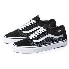 Black Bandana, Old Skool Vans, Disney Vans, Bandana Pattern, Blue Bandana, Pattern Shoes, Scary Art, Vans Black, Vans Old Skool