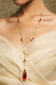 Shop these sparkling collection of Red Rose Cut Zircon Cabochon Studded Long Necklace by Tarun Tahiliani online at Aza Fashions. Gold Necklace Design, Diamond Gold Necklace, Bridal Jewelry Vintage, Antique Jewellery Designs, Gold Chain Design