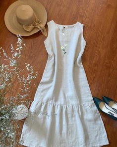 Linen Wear For Women, Teenage Dress, Linen Style Fashion, Fashion Sketches Dresses, Linen Fashion, Elegant Dresses Classy, Classy Work Outfits, Clothing Photography, Long Dress Casual