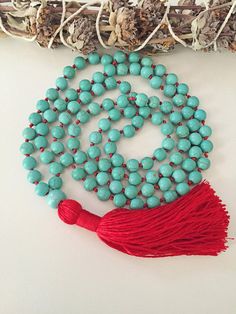 malas 108 mala beads yoga jewelry tassel necklace Bohemian Spiritual Beads, Anklets Diy, Farmhouse Beads, Boho Beads, Yoga Necklace, Diy Tassel, 108 Mala Beads, Jewelry Knots, Wood Bead Garland