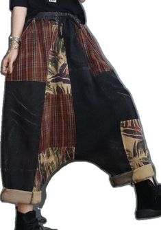 Baggy Black Patchwork Pants, Trendy Patchwork Pants, Trendy Baggy Patchwork Pants, Relaxed Fit Patchwork Pants For Fall, Trendy Patchwork Pants For Fall, Black Patchwork Pants For Spring, Black Baggy Patchwork Bottoms, Baggy Black Bottoms With Patchwork, Fall Patchwork Wide Leg Bottoms