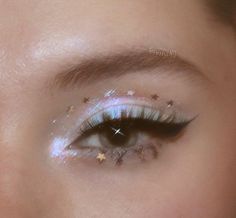 Stars Makeup Look, Baby Blue Makeup Looks, Eyeshadow Wing, Stars Makeup, Pretty Stars