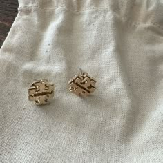 Brand New Tory Burch Earrings Silver Pearl Drop Earrings, Tory Burch Eleanor, Tory Burch Earrings, Tory Burch Kira, Front Back Earrings, Tory Burch Jewelry, Dragonfly Earrings, Silver Logo, Heart Drop Earrings