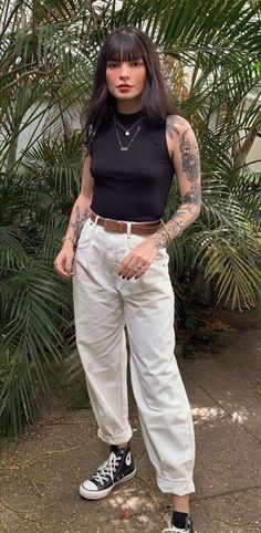 Lesbian Outfits Aesthetic, Masc Lesbian Outfits, Masc Summer Outfits, Mode Queer, Queer Outfits, Masc Lesbian, Old Celebrities, Lesbian Outfits, Masc Outfits