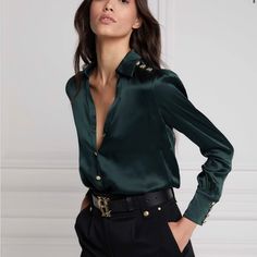 Silk Blouse Outfit, Silk Shirt Outfit, Green Shirt Outfits, Green Silk Shirt, Peg Trousers, Holland Cooper, Satin Bluse, Luxury Silk, Satin Shirt