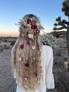 Dried Flower Bridal Comb Set Dried Floral Bridal Combs 10 - Etsy Bohemian Bridal Hair, Floral Bridal Comb, Cascading Flowers, Comb Set, Shorter Hair, Flower Comb, Bohemian Bridal, Hair Accessories Set, Bridal Comb