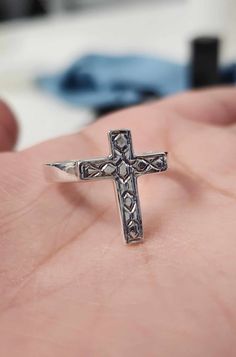 "Hermoso anillo de cruz en Plata 925, ideal para una mujer o adolecentes. Size es ajustable indiquenos su medida. Mide 16mm caja de regalo incluida.  Cross Ring in Silver 925, Top width 16\"mm Please enter ring size below." Silver Cross Rings Stamped 925, Sterling Silver Cross Ring For Promise, Sterling Silver Cross Ring, Adjustable Cross Shaped Spiritual Rings, Cross Shaped Stainless Steel Rings For Gifts, Symbolic Sterling Silver Cross Rings, Stainless Steel Cross-shaped Rings For Gifts, Cross Ring, Silver Band