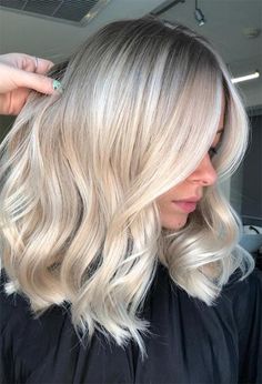 Icy Platinum Blonde Hair, Platinum Blonde Hair Ideas, Platinum Hair Dye, Blonde Hair Color Shades, White Blonde Hair Color, Blonde Hair Colour Shades, Platinum Hair Color, Platinum Blonde Hair Color