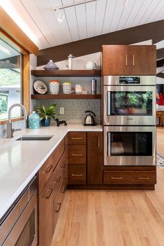 the kitchen is clean and ready to be used as an appliance for cooking