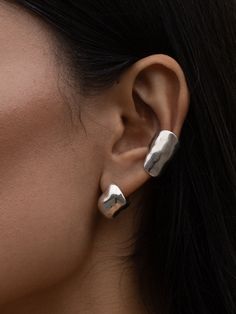 BUBBLE EAR CUFF Faris Jewelry, Inexpensive Jewelry, Dope Jewelry, Jewelry Lookbook, Jewelry Inspo, Ear Jewelry, Cute Jewelry, Amazing Jewelry, A R