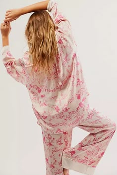 Dreamy Days Pajama Set | Free People Womens Pajamas Set Shorts, Fancy Christmas Pajamas, Silk Pjs For Women, Grown Up Pajama Party, Free People Pajamas, Women Pajama Party Ideas, Cozy Pajama Set, Luxury Pajamas For Women, Pj Sets Women