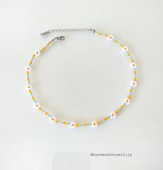 Beaded flower necklace | Colorful daisy choker | Seed bead | Dainty necklace 🌼 ✨MATERIALS * Stainless steel clasp * Glass seed beads ✨ SIZE * Adjustable of 35cm + extension chain 6cm * Flower size = 6mm ♡ Handmade with Love ♡ 💛 Visit my store for more handmade jewelry : handmadebyemilija.etsy.com 🌸 Instagram: @handmadebyemilija Bead Rainbow, Rainbow Daisy, Daisy Choker, Necklace Colorful, Daisy Necklace, Necklace Flower, Necklace Beaded, Daisy Chain, Colourful Necklace