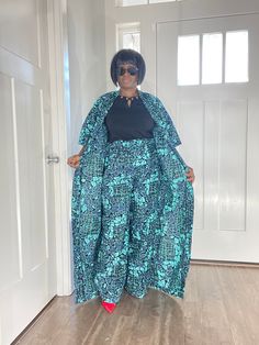 Elevate your looks with this beautiful african print kimono duster robe. This African women jacket and pant is so stylish and trending it will make heads turn. Whether for birthdays, weddings, naming ,graduations or date nights, this ankara kimono duster is the bang. ✅Rock with stilettos, flops or sneakers. 👉🏾Available only in size 14 and 16 ❤️Ready to ship. ✅Features 👉🏾100% African Cotton. ❤️The pant is beautifully lined for fit. ✅Oversized kimono. ❤️Kimono length measured 57 inches 👍🏾Pan African Kimono, African Print Kimono, Ankara Kimono, Oversized Kimono, Kimono Duster, Black Plus Size, Ankara Dress, Women Jacket, Plus Size Kleidung