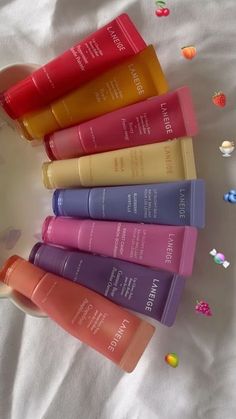 Lip Gloss Laneige, Lange Lip Balm, Preppy Lip Products, Langie Lipbalm, Lip Balm Laneige, Aesthetic Lippies, Laneige Lip Gloss, Lip Balm Aesthetic, Laneige Lip Balm