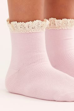 A classic with a twist, these so sweet waffle knit ankle socks feature a crochet lace ruffle at the top. Knit Ankle Socks, Man Dress Design, Pink Wardrobe, Casual Preppy Outfits, Sock Packs, Lace Socks, Lace Ruffle, Fashion Fits