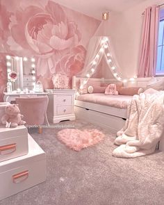 Light Pink Rooms, Girly Pink Bedroom, Gold Room, Room Makeovers, Cute Bedroom Ideas