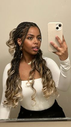 French Braids Styles For Black Women, French Curl Braids Color Ideas, Knotless Box Braids French Curls, Box Braids With French Curls, French Curls Braids Medium, French Curls Braids Hairstyles, Medium French Curl Braids, Blonde Ombre Braids