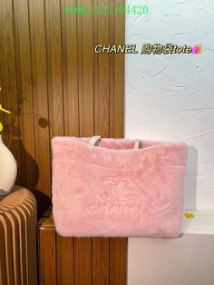 Size: 42cm*33cm It comes with Dust box, Care manual, Tag, and Paper bag. Chanel Tote, New Handbags, Wellness Design, Paper Bag, Clutch Bag, Things To Come, The Incredibles