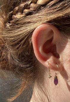 Mixed Metal Ear Styling, Double Ear Piercing Ideas Unique, Edge Of Seventeen Aesthetic, Nadine Franklin, Ear Piercing Aesthetic, Ear Piercing Inspiration, Ear Piercings Aesthetic, The Edge Of Seventeen, Seventeen Aesthetic