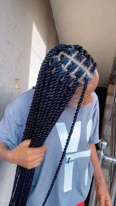 Knotless Box Braids Twisting, Twist Long Braids Hairstyles, Big Twisting Braids, Twist Braids Hairstyles Shoulder Length, Braided Twists Hairstyles For Black Hair, Best Braids For Black Women, Hair Styles Twist Braid