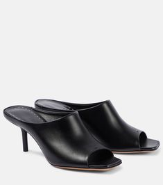 Muleopentoe 65 leather mules in black - Max Mara | Mytheresa Spring Sunglasses, Minimal Shoes, Square Toe Shoes, Lipstick Bag, Chain Strap Bag, Mid Heel Sandals, Designer Pumps, Floral Shoes, Evening Shoes