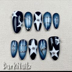 Custom Black Pink Press On Nails, Y2K Spring Summer Stars Nails bring a touch of nostalgia and futuristic style to your fingertips. With a wide range of colors, designs, and finishes, these press on nails allow you to express your individuality and stay on top of the latest trends. Whether you prefer bold and vibrant shades or subtle and sophisticated designs, DarkNailz press on nails offer endless possibilities for creating your desired look. [PLEASE READ BEFORE PURCHASING] All sets are made with GEL nail polish. These nails are reusable, if you take it off right. For instruction, please message me. Each set comes with 10 handmade press on nails, double-side gel nail glue, a mini buffer, a cuticle stick, a prep pad. 1. Measurements Please measure your own nail and find your size from our Almond Purple Nails, Y2k Nails Black, Press On Nails Stars, Grunge Nails Press On, 2000s Press On Nails, Y2k Nails Press On, Press On Nails Goth, Nail Courses, Nail Art Ombre