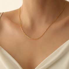 14k Gold Link Chain Necklace ,Paperclip Chain Necklace,Everyday Dainty Necklace 👀 ❤️Product Details ❤️Handmade / Handcrafted Fine Jewelry ❤️Metal:14K Gold Filled ❤️Chain Width: Approx. 3mm Colors: Silver Gold Rose Gold Other styles are available in our shop at https://www.etsy.com/shop/GoldPersonalized?ref=seller-platform-mcnav Please contact us if you have any questions or requests/ideas for our shop, we'd love to hear from you! Dainty Link Chain Necklace With Clavicle Chain, Dainty Formal Necklace With Paperclip Chain, Elegant Paperclip Chain Necklace Gift, Classic Paperclip Chain Necklace For Gifts, Delicate Clavicle Chain Link Necklace, Dainty Paperclip Chain Necklace For Formal Occasions, Gold Paperclip Clavicle Chain Necklace, Delicate Paperclip Chain Necklace For Gift, Gift Delicate Chain Necklace With Rectangular Links