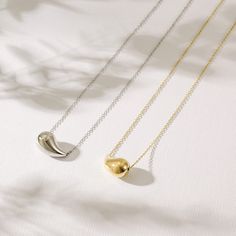 Gold plated stainless steel teardrop necklace with delicate gold chain. Also comes in gold. Cheap Adjustable Teardrop Pendant Necklace, Accessories Elegant, Hypoallergenic Necklace, Delicate Gold Chain, Silver Drop Necklace, Mandala Necklace, Stylish Necklace, Teardrop Necklace, Modern Necklaces