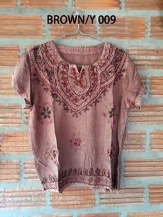 This Indian top made from 100% Polyester. Plain at the back. Very comfortable and cute Polyester Blouses from India. Perfect for any day Measurements, Bust 39 inches around. Length 22.5 inches. Sleeve 4.6 inches. CARE Hand wash for first fews time There is more colors please follow this link.https://www.etsy.com/your/shops/SpellMaya/tools/listings/stats:true/454318814 Indian Tops, Indian Blouse, Cotton Crop Top, Beach Maxi Dress, Summer Crop Tops, Beach Tops, Wide Sleeves, Wedding Dresses Romantic, White Maxi Dresses