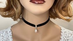 Formal Choker Necklace, Black Ribbon Choker, Necklace String, Black Velvet Choker Necklace, Choker Pearl, Pearl Light, Trendy Chokers, Elegant Choker, String Necklace