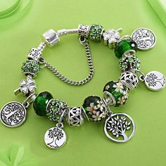 Comes With Beautiful Pandora Gift Pouch. 19 Cm Gorgeous Tree Of Life Silver Charm Bracelet. Comes With Pandora Velvet Sachet. Free Breast Cancer Awareness Charms Box With Full Price Purchase Of Bracelet Or Other Jewelry Purchase From This Boutique Tree Of Life Bracelet, Hari Valentine, Fashion Beads, Button Bracelet, Silver Tree, Crystal Beads Bracelet, Green Tree, Mors Dag, Leaf Charms