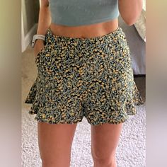 Nwot Small Lined Floral Shorts-Purchased From Boutique. Pet Free Smoke Free Home. Blue Floral Print High-waisted Shorts, Summer Floral Print Mini Shorts, Floral Print High-waisted Shorts For Beach, Yellow Summer Pajama Shorts With Built-in Liner, Sky Brown, Frill Shorts, Leopard Shorts, Beach-style Mini Shorts With Floral Print, Tie Shorts