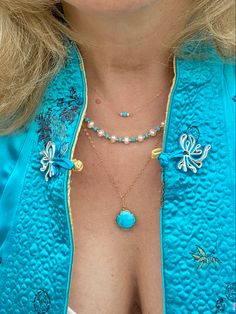 Gold necklace. Turquoise necklace. Gemstone necklace. Pearls. Layering. Neckstack. Delicate necklace Socal Style, Delicate Gold Chain, Clover Pendant, Friendship Love, Necklace Turquoise, Clover Necklace, Necklace Gemstone, Delicate Necklace, Gold Beads