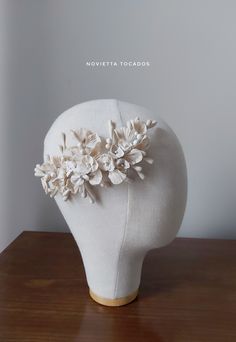 Headdress made with leaves, flowers and orange blossoms hand-molded with flexible porcelain in ivory color. Its branched design gives it a fresh and delicate style Orange Blossoms, Bridal Headdress, Flower Comb, Hair Flowers, Wedding Fascinators, Hand Molding, Bride Bridal, Orange Blossom, Ivory Color