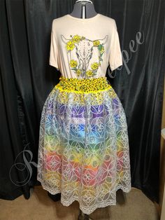 Native Ribbon Skirt Ideas, Native American Ribbon Skirts, Ribbon Skirts Indigenous, Choctaw Ribbon Skirt, Native Ribbon Skirt, Indigenous Ribbon Skirt, Ribbon Clothing