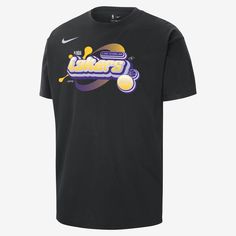 Show your hoops allegiance in this loose-fitting Los Angeles Lakers T-shirt. The graphics let everyone know who your squad is, whether you're courtside or streetside. Dropped shoulders, longer sleeves and a roomy fit through the body and hips give the Max90 tee a relaxed and casual look. Throwback Black Sports T-shirt, Throwback Black T-shirt For Sports Events, Nike Basketball T-shirt With Team Logo, Nike Fan Apparel T-shirt For Streetwear, Nike Cotton T-shirt For Basketball, Nike Casual Basketball T-shirt, Casual Nike T-shirt For Basketball, Black Short Sleeve T-shirt For Basketball, Throwback T-shirt With Logo Print For Game Day