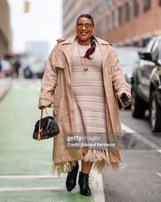 Neutrals and texture for NYFW DAY 3 ✨ 📸 @daniel_edward_photography @edward.berthelot @shannonphotogal for @gettyfashion Nyc Fashion Week, Nyc Street Style, Fall Fashion Trends, Fall Trends, Sweater Weather, Plus Size Fashion, Fall Outfits