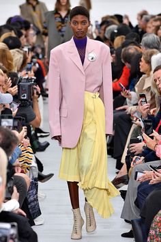 Pastels - HarpersBAZAARUK Internship Fashion, Spring Summer Fashion Trends, Modesty Fashion, Spring Fashion Trends, Summer Fashion Trends, Fashion 2018, Fashion Over 50, Womens Casual Outfits